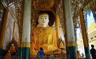 佛像短视频怎么制作 缅甸小男孩徒手用沙制作佛像，惊叹众人