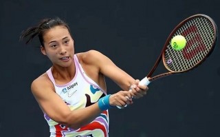 短视频制作冠军 冠军之路丨16岁到22岁 郑钦文逆境成王！